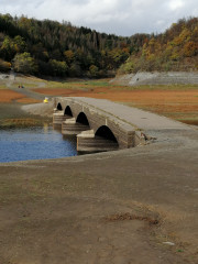 Brücke Asel - stabil selbst unter Wassermassen