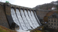 Diemelsee-Sperrmauer, Überlauf am 7.2.2016