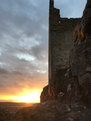 Kugelsburg bei Sonnenuntergang 