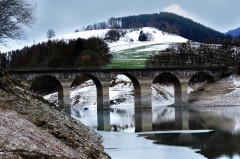 Viel Steine - wenig Wasser, Diemelseebrücke