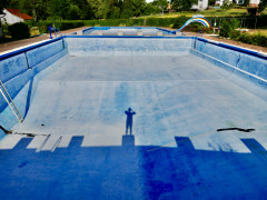 Waldecker Steine die Wasser zum Schwimmen halten - Freibad Mengeringhausen